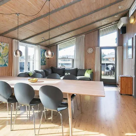 Four-bedroom Holiday In 10 * Vejers Strand