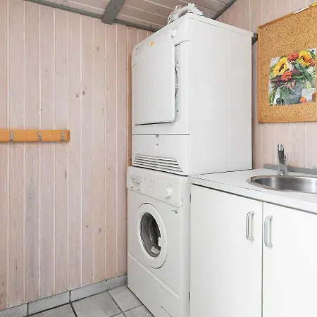 Four-bedroom Holiday In 10 Vejers Strand