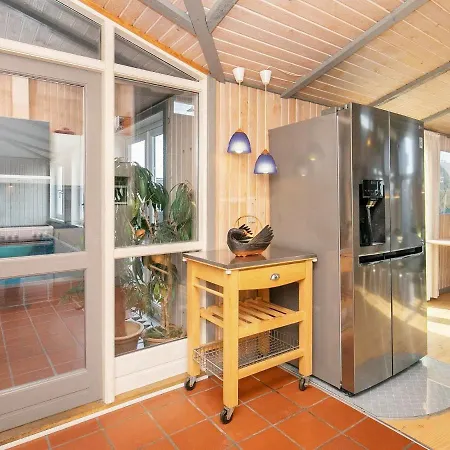 Holiday home Four-bedroom Holiday In 10 *